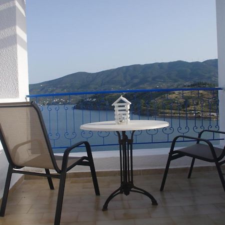 Rania Studios Poros Town ภายนอก รูปภาพ
