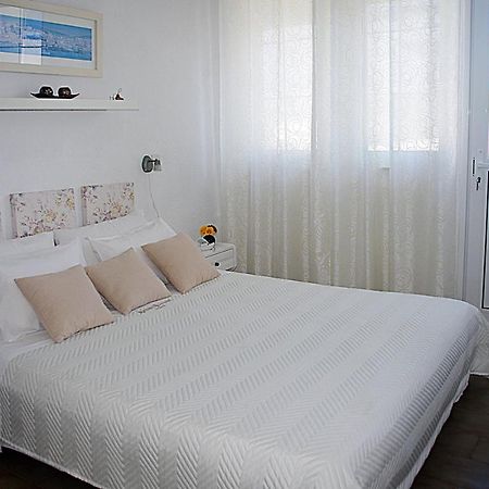 Rania Studios Poros Town ภายนอก รูปภาพ