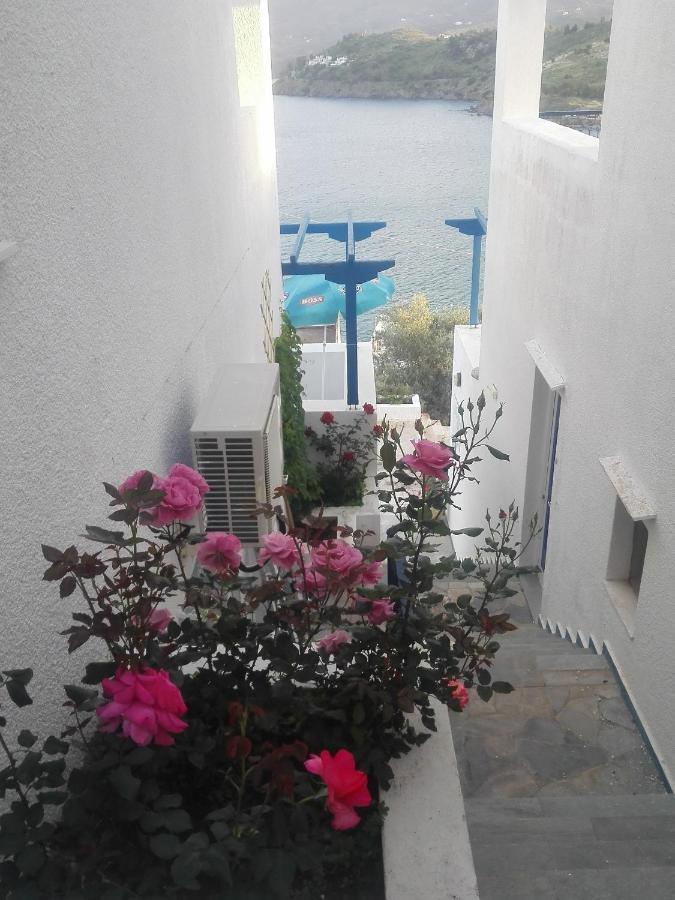 Rania Studios Poros Town ภายนอก รูปภาพ